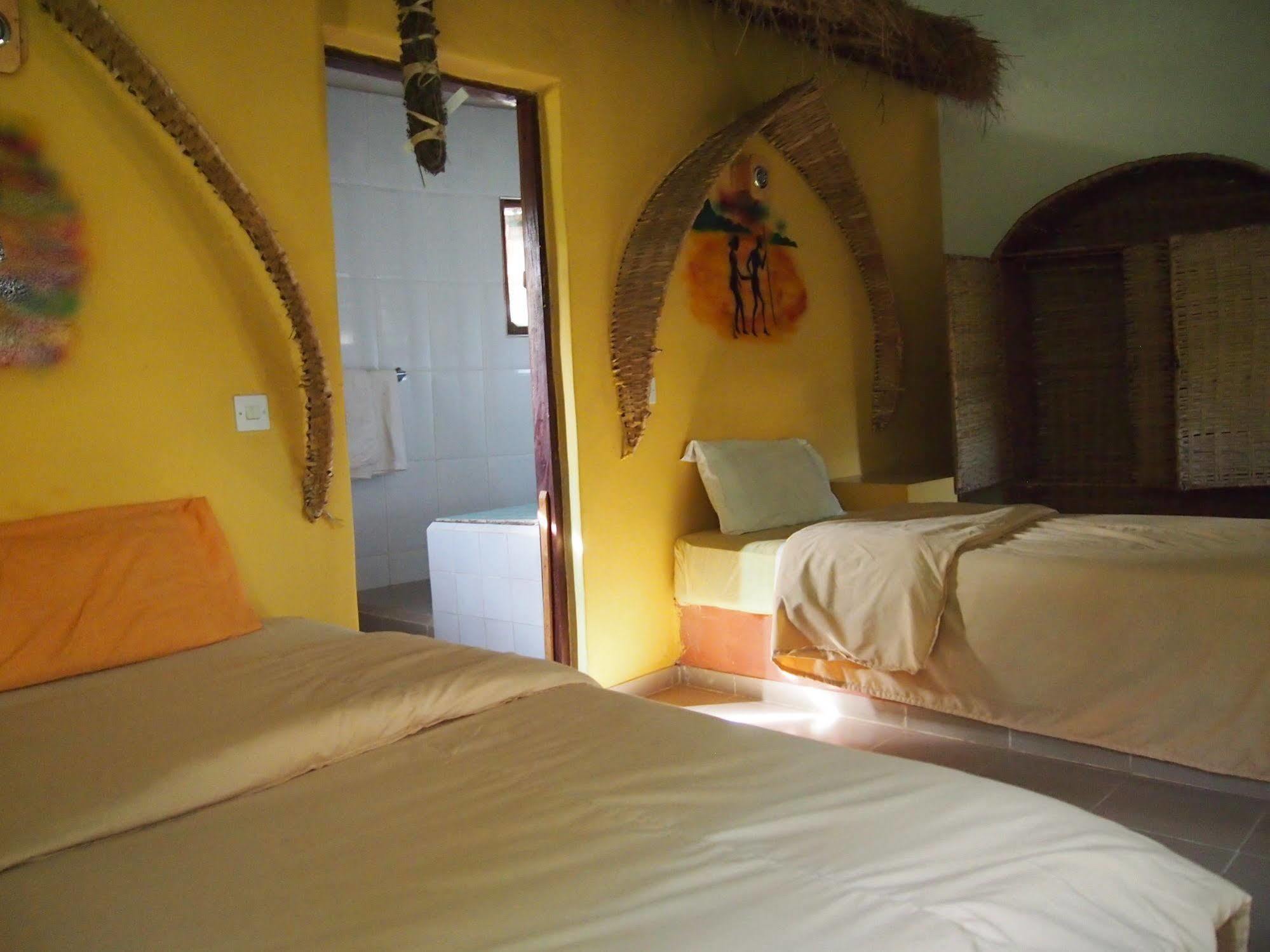 Footsteps Eco-Lodge Gunjur Bagian luar foto