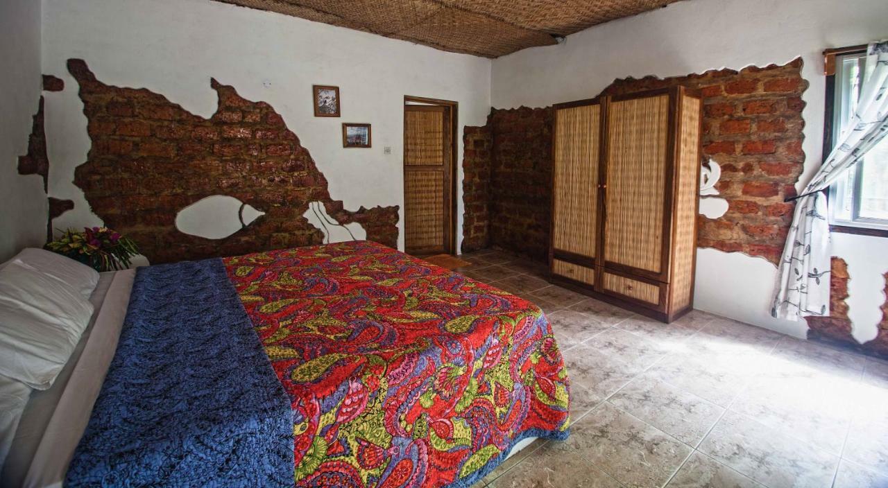 Footsteps Eco-Lodge Gunjur Bagian luar foto